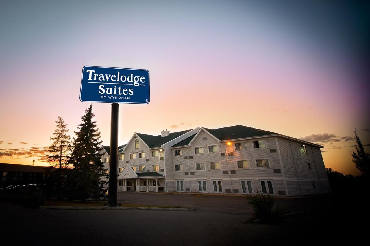 Travelodge Suites By Wyndham Regina - Eastgate Bay Exterior photo